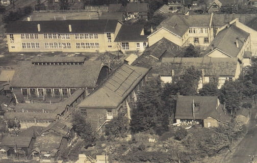 1957年頃の校舎全景